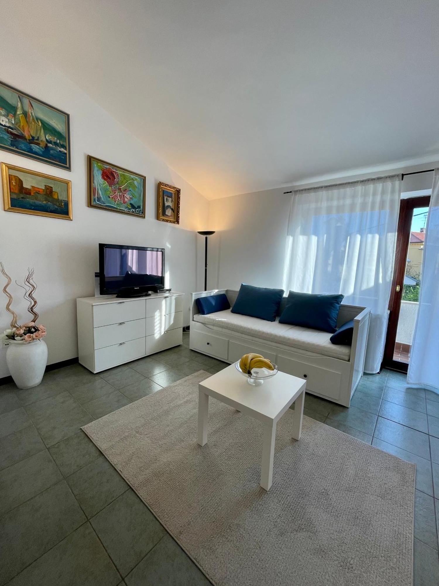 Apartments Matacin With Sea View Opatija Ruang foto